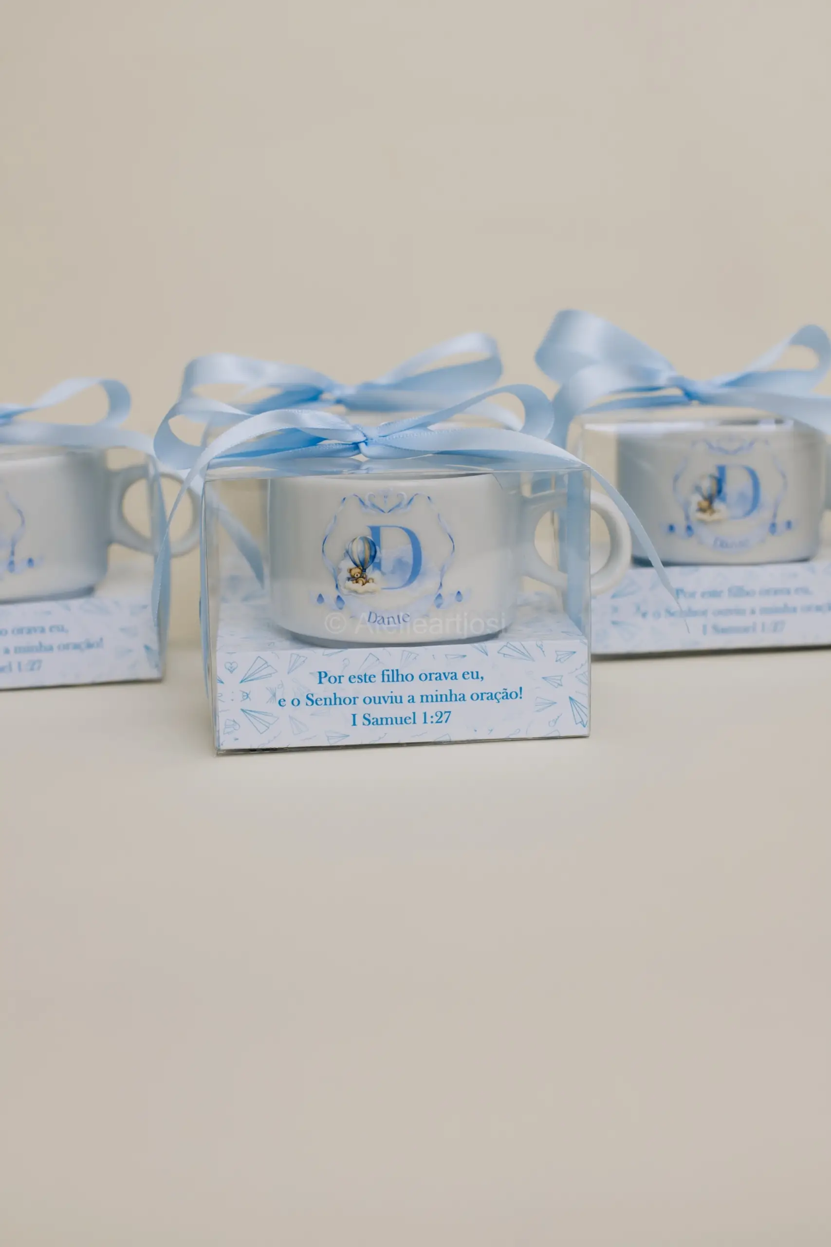 - xícara com caixa personalizada